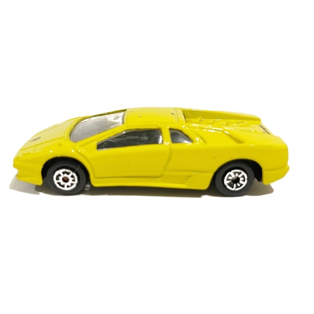 Vintage Maisto Yellow Lamborghini Diablo Diecast Model Toy Sports Car Collector